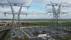 découvrez les enjeux actuels et les limites des réseaux électriques présentés par enedis et rte, acteurs clés de la transition énergétique en france.